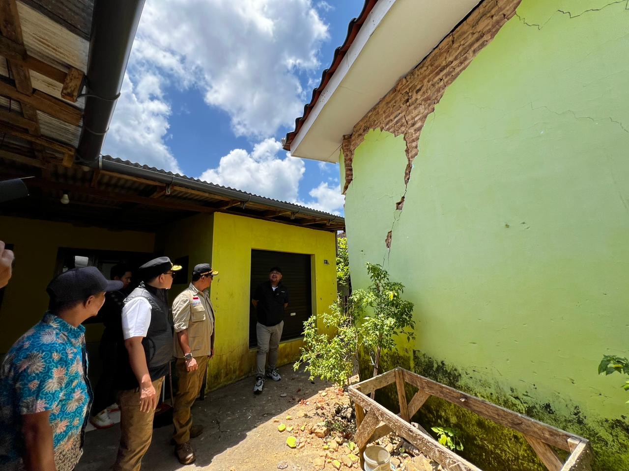 Kepala BNPB saat meninjau Pulau Bawean. (Foto/BNPB).