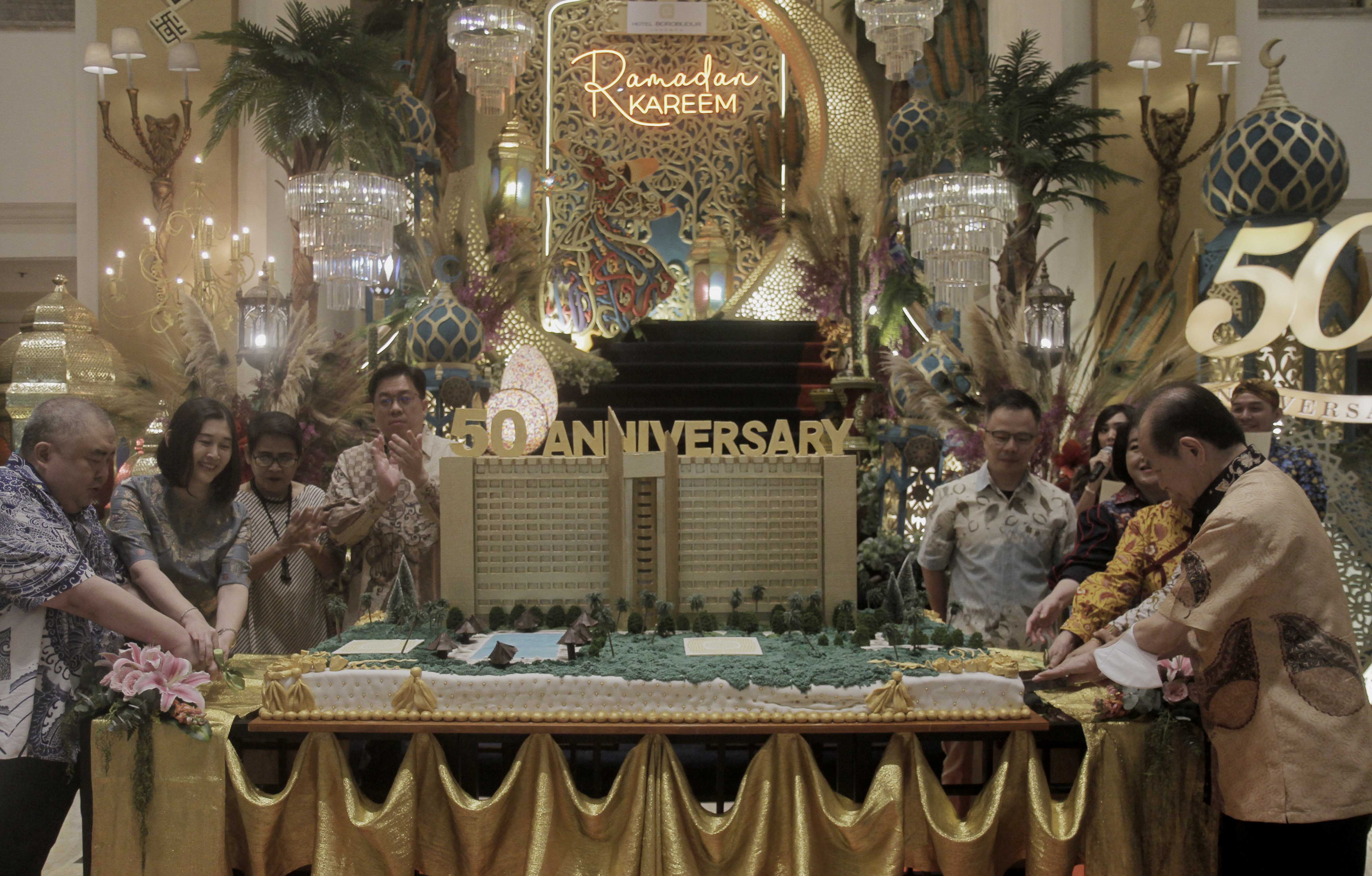 Suasana perayaan Anniversary ke 50 Tahun Hotel Borobudur di Lobby Hotel Borobudur, Jakarta, Sabtu (23 /3/2024). (Indonesiaglobe/Oke Atmaja)