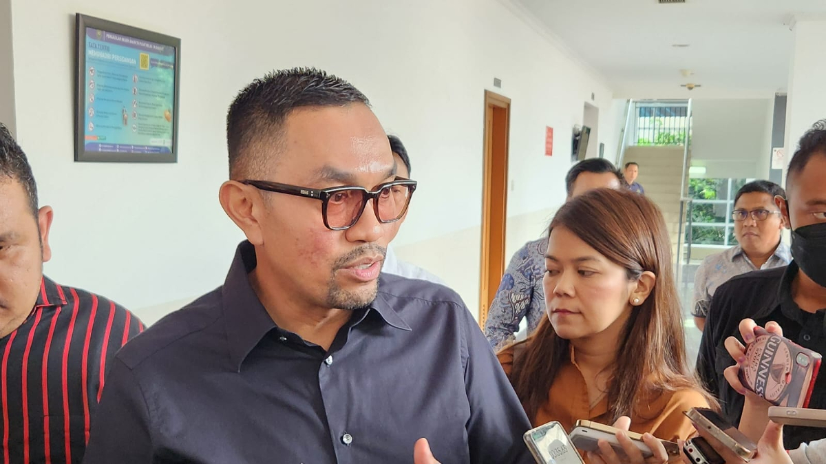 Ahmad Sahroni angkat suara terkait meroketnya suara PSI dan proses hak angket DPR di Pengadilan Negeri Jakarta Pusat, Selasa (5/3/2024). (Foto/Sinarharapan.com/Panji Septo)