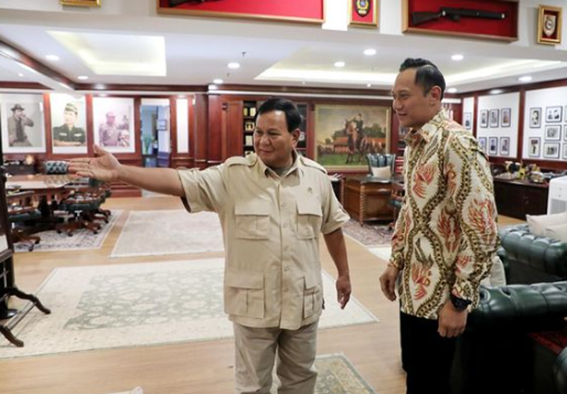 Prabowo Subianto saat bersama Agus Harimurti Yudhoyono. (Foto/Instagram: AHY)