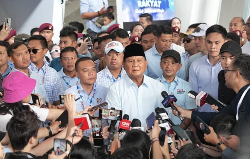 Prabowo Subianto saat sedang melakukan sesi wawancara bersama media. (Foto/Instagram: Gerindra )