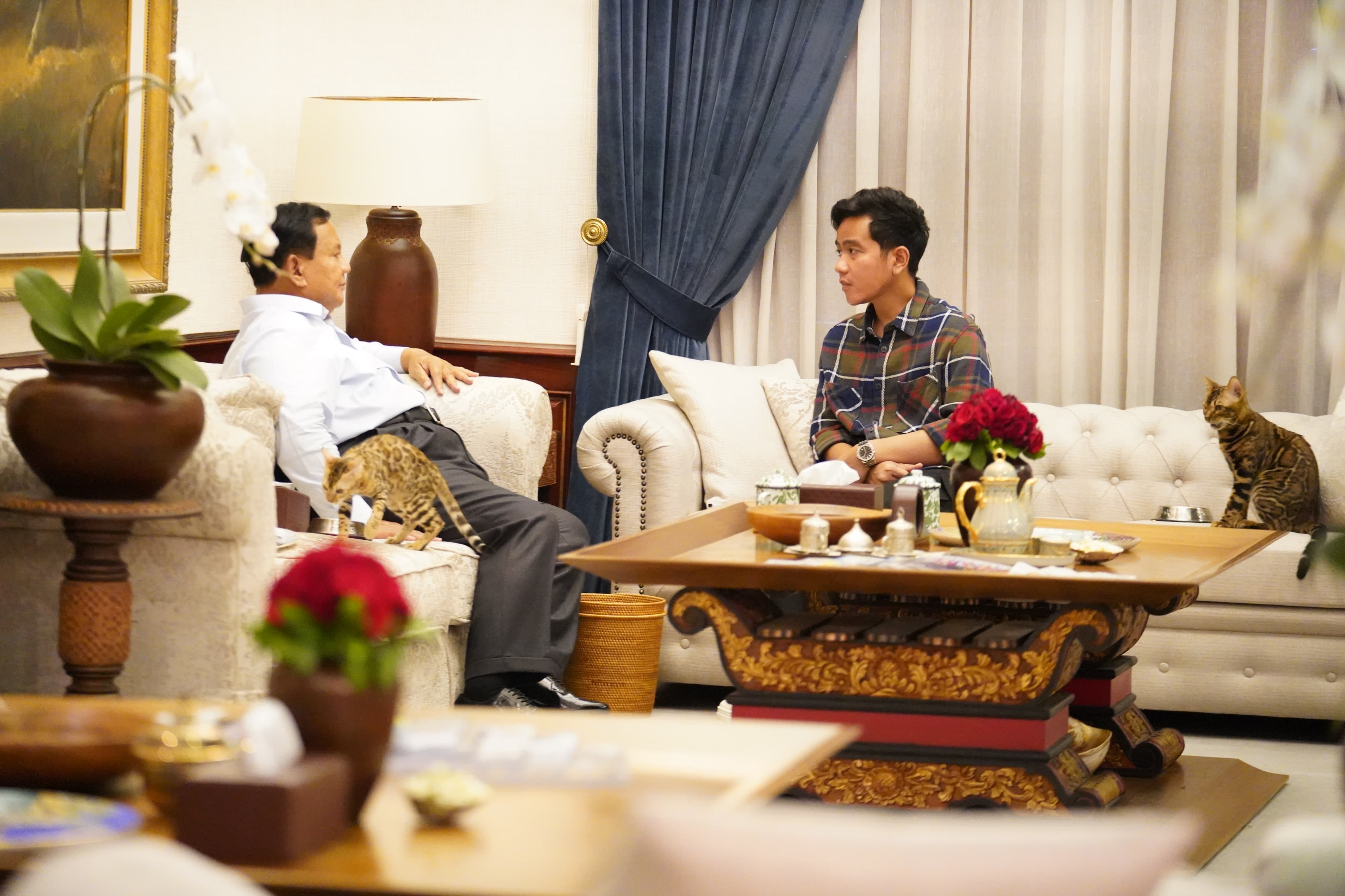 Pasangan Calon Presiden Prabowo Subianto (kiri) dan Calon Wakil Presiden Gibran Rakabuming Raka (kanan). (foto/tim Media Gerindra).