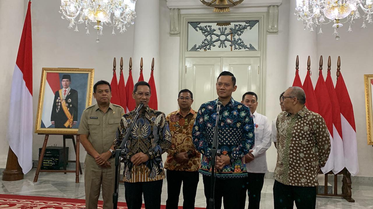 Pj Gubernur DKI Jakarta Heru Budi (kiri) dan Menteri ATR/BPN Agus Harimurti Yudhoyono (AHY). (Indonesiaglobe/Lydia).