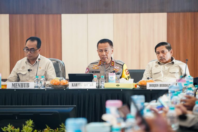 Kakoralantas Polri Irjen Pol Aan Suhanan (tengah) di Gedung Serba Guna Polda Lampung. (Foto: Humas Polri)