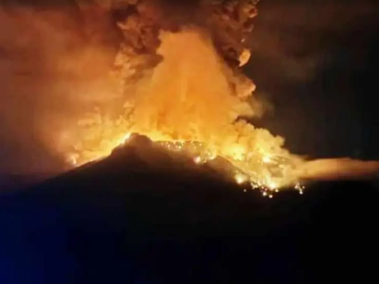 Erupsi Gunung Ruang. (Foto: Dok BNPB)