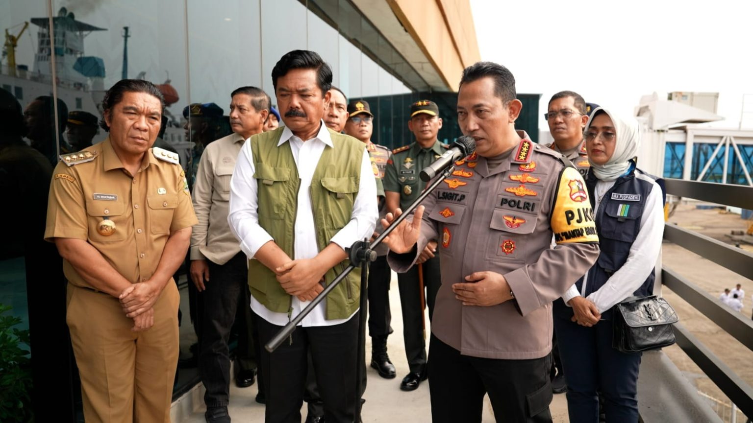 Kapolri Jenderal Listyo Sigit Prabowo (kanan). (Foto/Div Humas Polri).