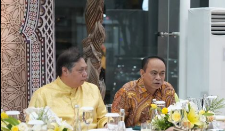 Ketua Umum Relawan Projo Budi Arie Setiadi (kanan). (Foto/Instagram Budi Arie)