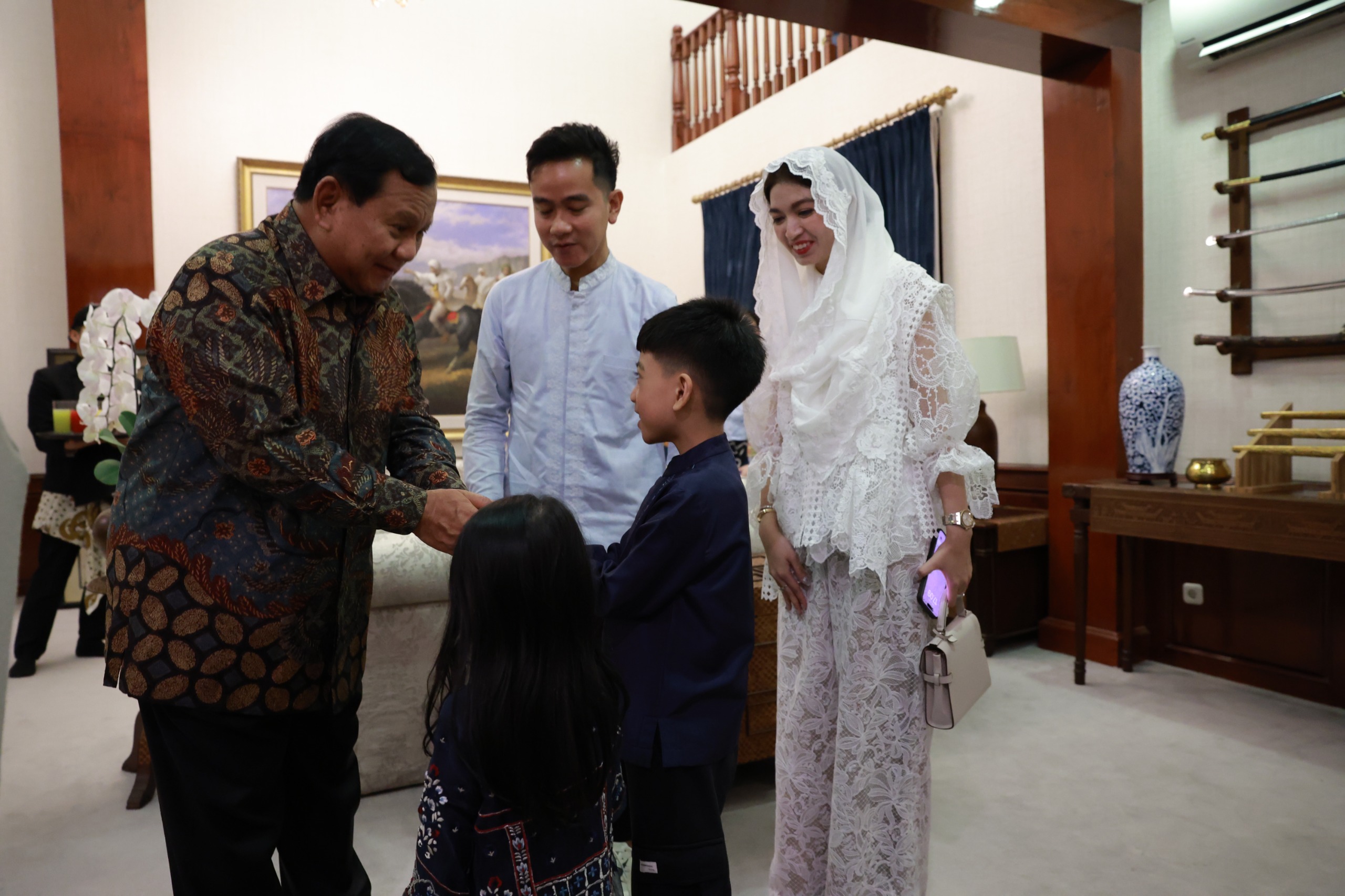 Prabowo Subianto dan Gibran Rakabuming Raka saat Halal Bihalal di Kertanegara. (Foto/Tim Media Prabowo).