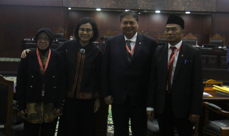 4 Menteri Kabinet Presiden Jokowi saat sidang di MK. (BeritaNasional/Oke Atmaja).