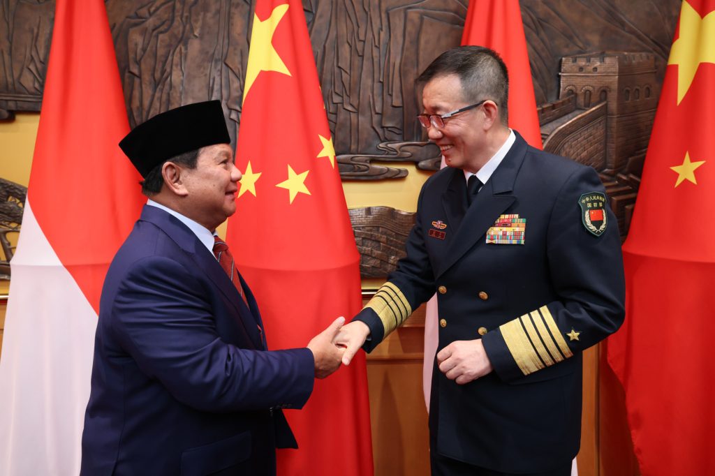 Menhan Prabowo Subianto melakukan kunjungan kerja ke Menteri Pertahanan China Admiral Dong Jun. (Foto/Humas Setjan Kemenhan).