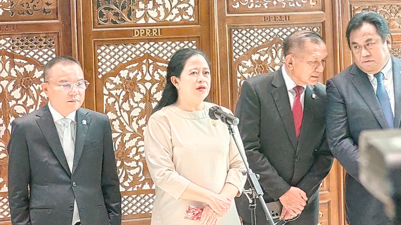 Momen Ketua DPR RI Puan Maharani konferensi pers usai rapat paripurna penutupan masa sidang. (Foto/Ahda Bayhaqi)