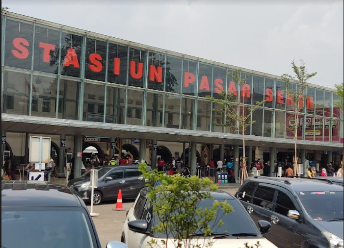 Suasan Stasiun Pasar Senen saat arus mudik Lebaran 2024. (BeritaNasional/Ahda Bayhaqi)
