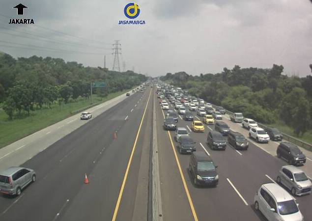 Situasi arus lalu lintas Tol Jakarta-Cikampek. (Foto/CCTV Jasa Marga).
