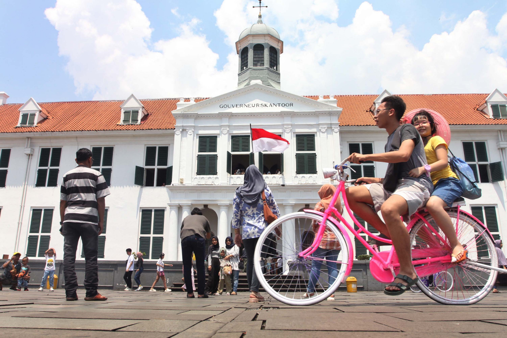 Suasana di Kawasan Kota Tua, Jakarta Barat, Selasa (16/4/2024). (BeritaNasional.com/Oke Atmaja)