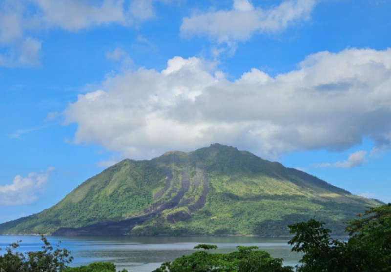 Gunung Ruang erupsi  (Foto/PVMBG)