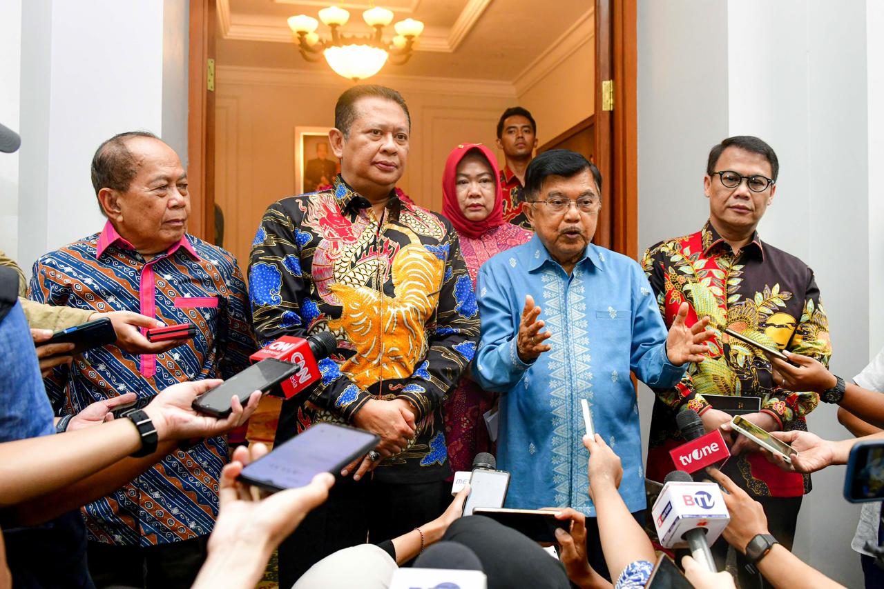 Pimpinan MPR RI saat bertemu Jusuf Kalla. (Foto/MPR RI).