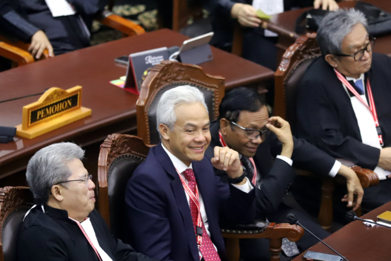 Ganjar Pranowo-Mahfud MD saat sidang di MK. (BeritaNasional/Oke Atmaja).