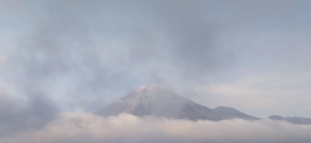 Gunung Semeru erupsi. (Foto/Magma)