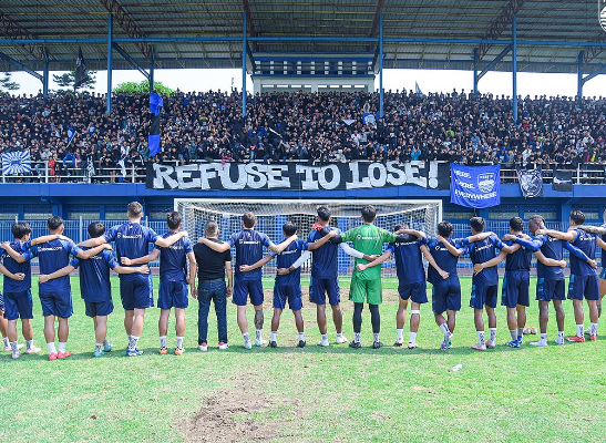 Skuad Persib Bandung saat selesai latihan. (Foto/Inst Persib Bandung)