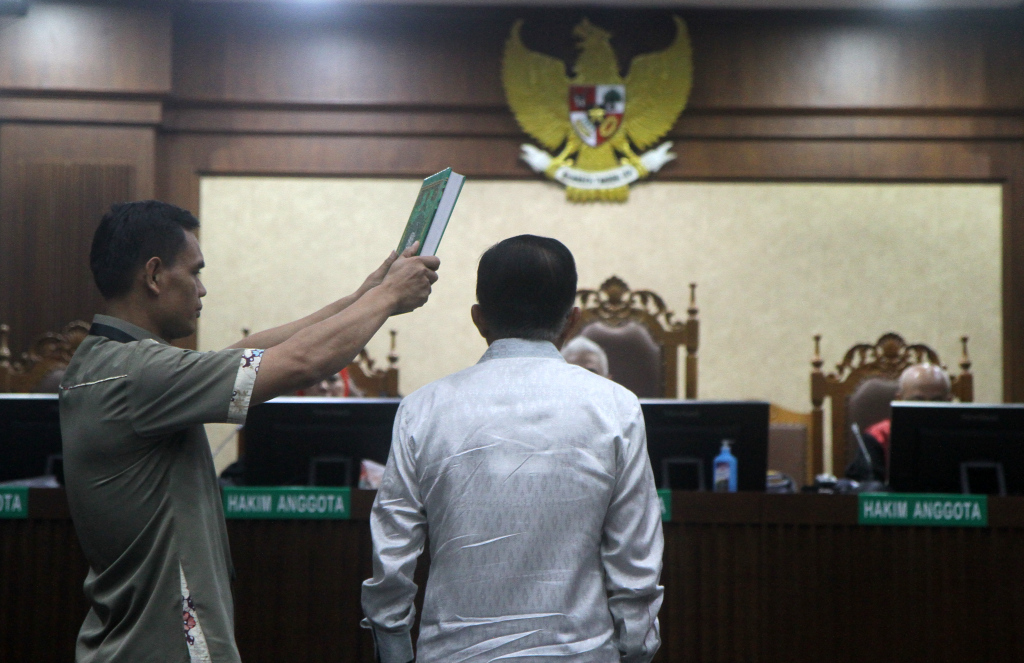 Jusuf Kalla saat jadi saksi sidang kasus korupsi pengadaan liquefied natural gas (LNG) di PT Pertamina Persero. (Foto/Elvis)