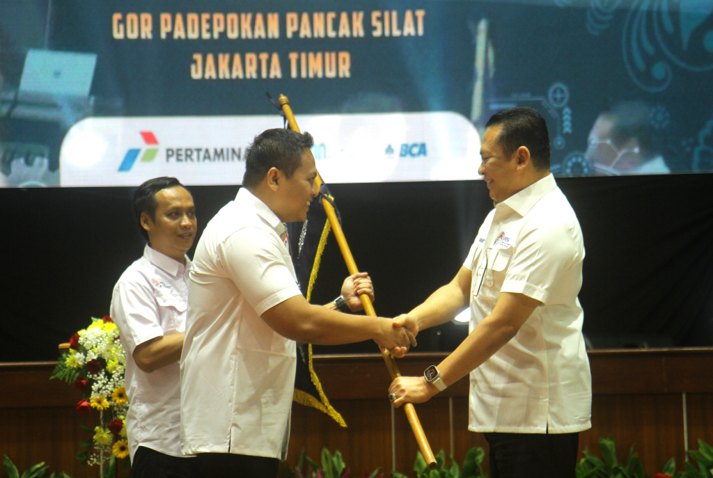 Ketua MPR RI, Bambang Soesatyo membuka  Turnamen Robotik Indonesia 2024 di GOR Padepokan silat TMII, Jakarta, Jumat (17/5/2024).(BeritaNasional Com/Oke Atmaja)