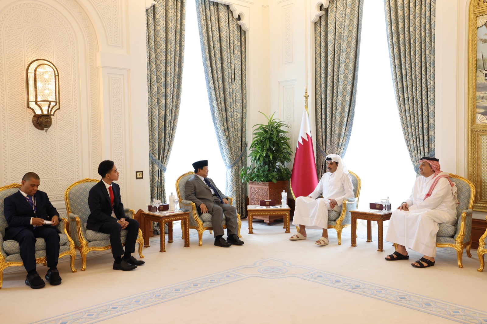 Prabowo Subianto bersama Gibran Temui Emir Qatar dan PM Qatar. (Foto/Tim Prabowo).