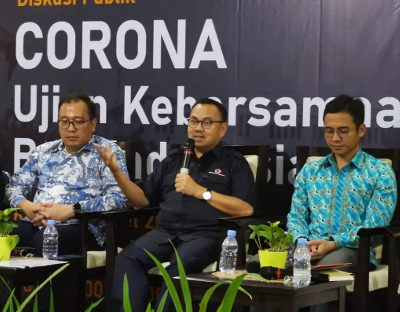 Mantan Menteri Energi dan Sumber Daya Mineral (ESDM) Sudirman Said (tengah). (Foto/Instagram)