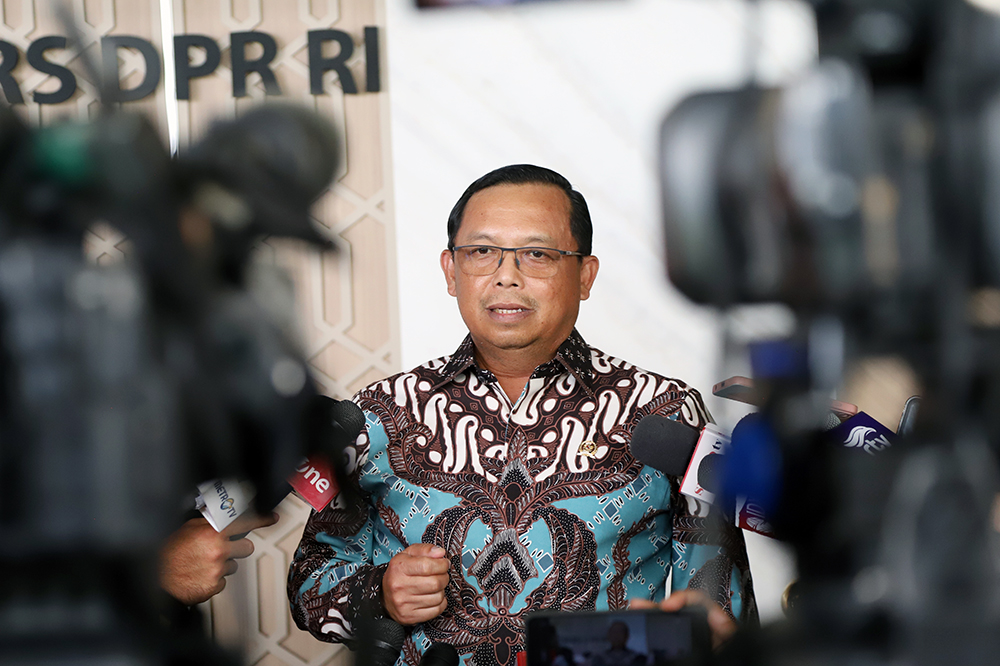 Ketua Badan Pembina Organisasi Keanggotaan dan Kaderisasi Partai Demokrat, Herman Khaeron memberikan keterangan kepada wartawan. (BeritaNasional/Elvis Sendouw)