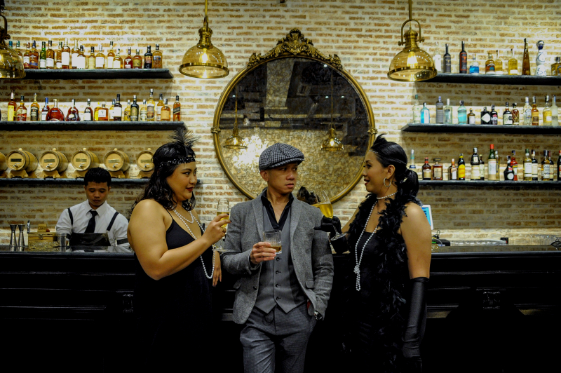Suasana1920an di lounge & bar di kawasan kemang, Jakarta Selatan.  (BeritaNasional/Elvis Sendouw)