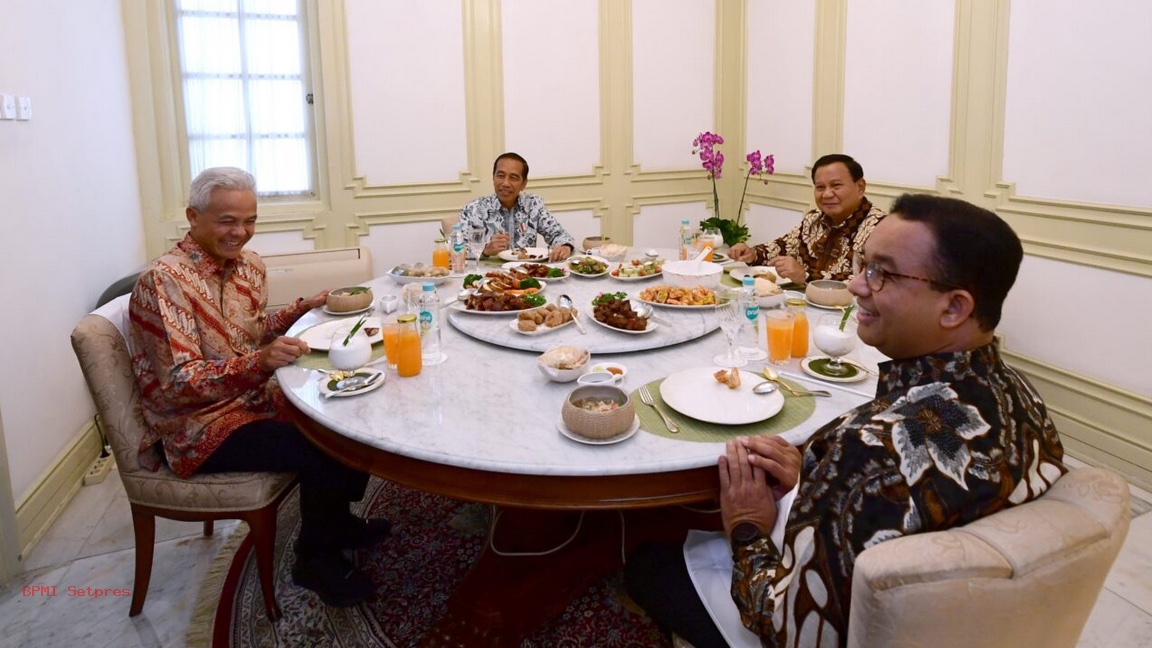 Presiden Jokowi saat makan siang bareng capres Prabowo Subianto,Ganjar Pranowo dan Anies. (Foto/Setneg.go.id)