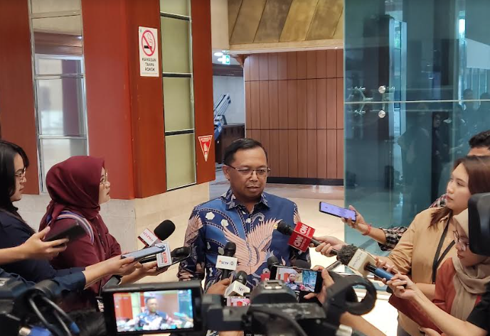 Ketua DPP Partai Demokrat Herman Khaeron saat diwawancarai. (BeritaNasional/Ahda)