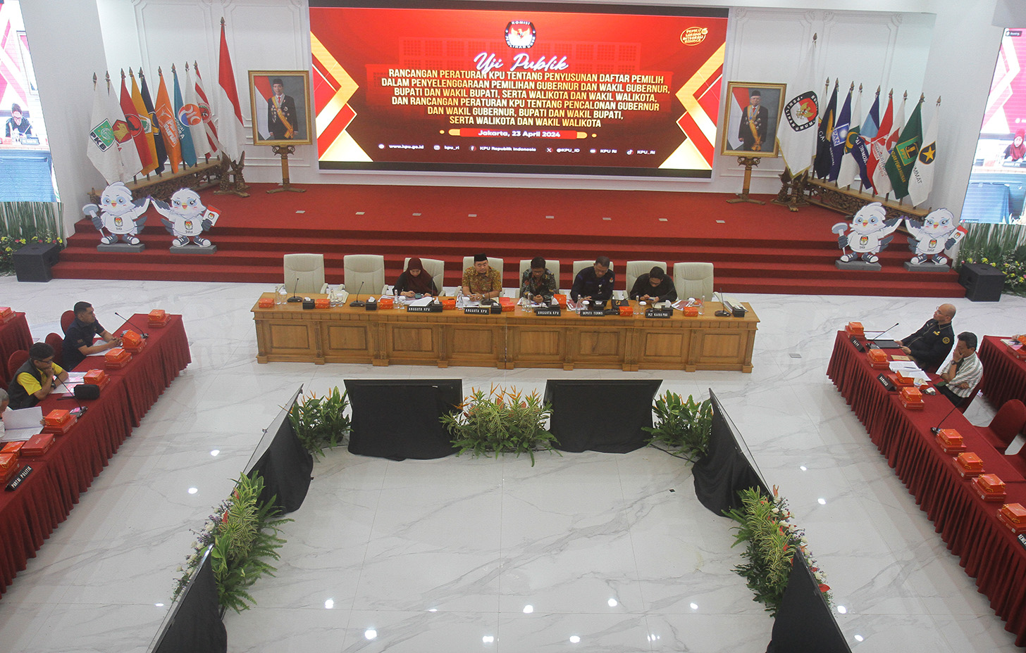 Suasana ruang sidang KPU RI, Jakarta, Selasa (23/4/2024). (BeritaNasional.com/Oke Atmaja)