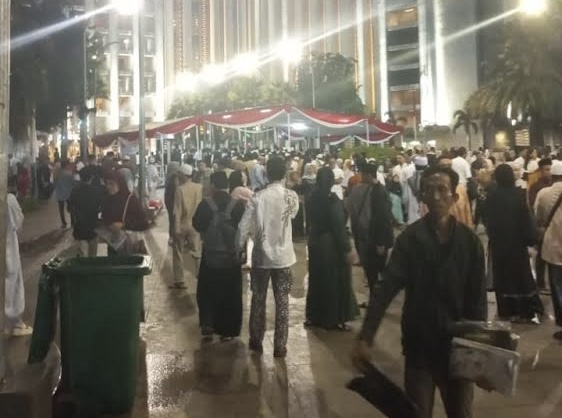 Situasi Masjid Istiqlal menjelang Salat Idul Adha. (BeritaNasional/Lydia).
