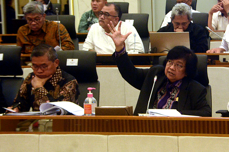 Menteri LHK Siti Nurbaya (kanan). (BeritaNasional/Elvis).