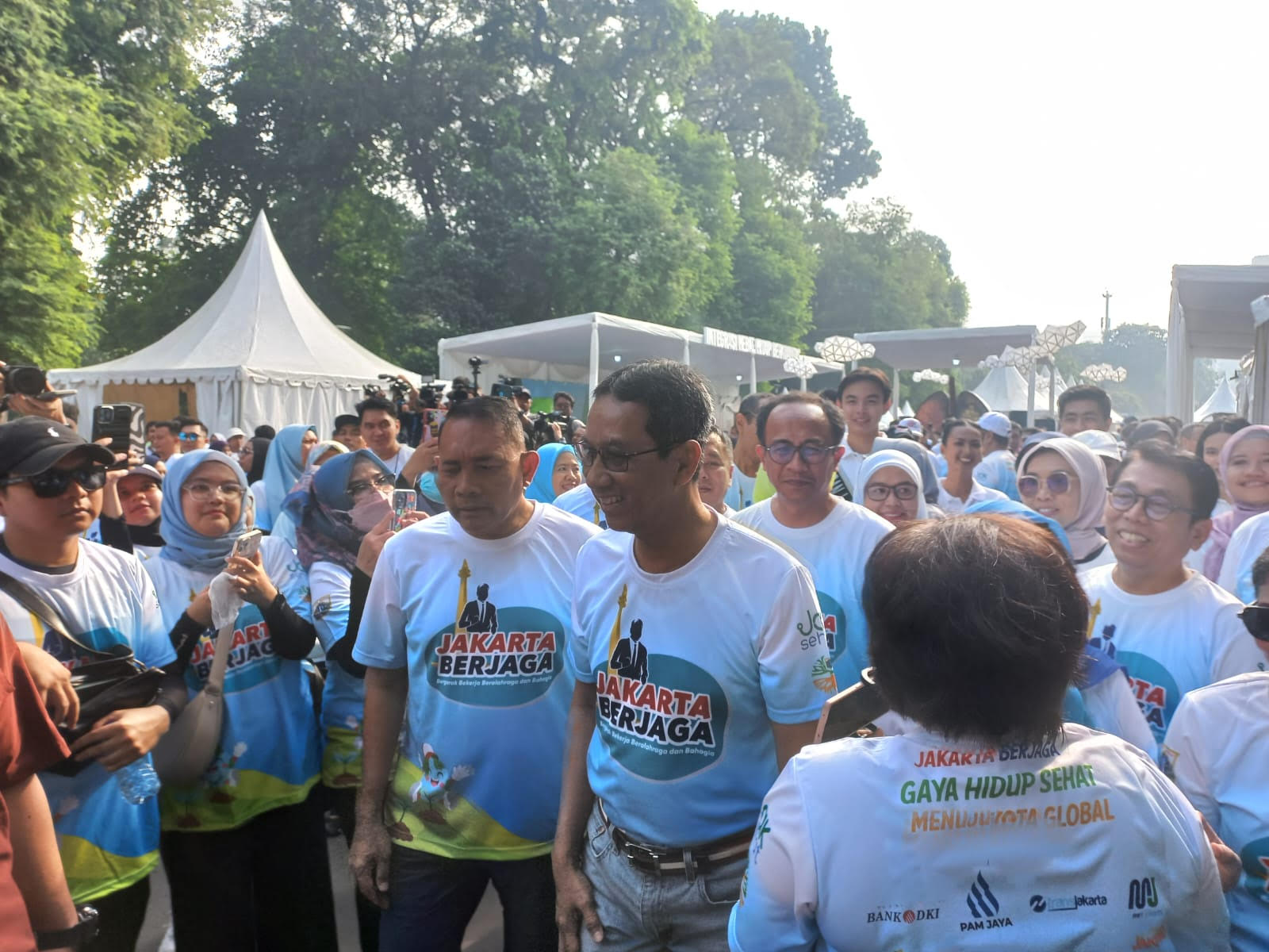 Pj Gubernur DKI Jakarta Heru Budi Hartono (dua dari kanan) dalam kegiatan Jakarta Berjaga. (Foto/Pemprov DKI)
