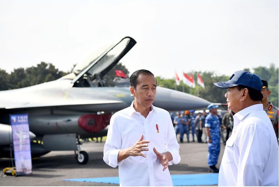 Presiden Jokowi (kiri) dan Menteri Pertahanan Prabowo Subianto (kanan). (Foto/instagram/prabowo).