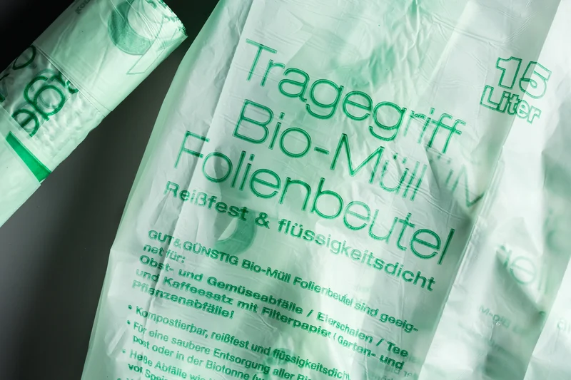Ilustrasi plastik biodegradable. (Foto/Greenpeace)