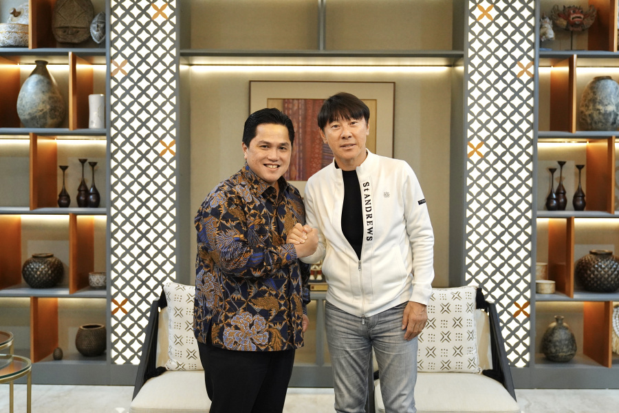 Ketua Umum PSSI Erick Thohir dan Shin Tae-yong