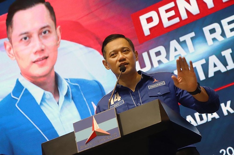 Ketua Umum Partai Demokrat Agus Harimurti Yudhoyono AHY memberikan 62 surat rekomendasi. (BeritaNasional/Elvis Sendouw)