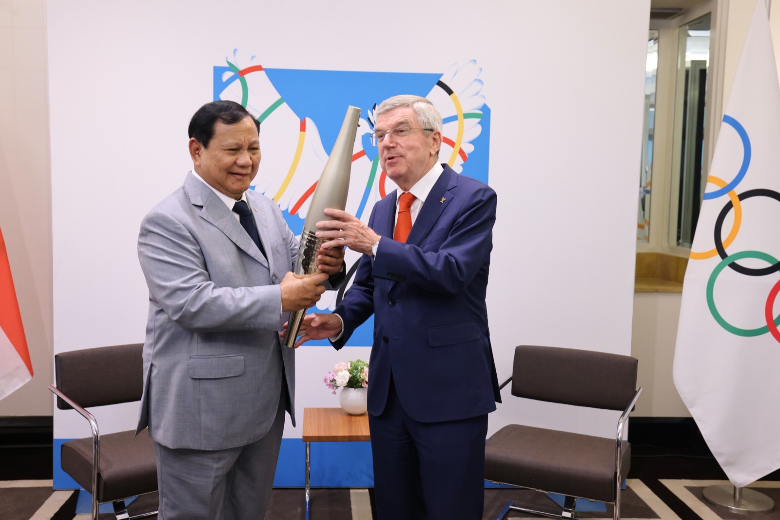 Prabowo Subianto, bertemu dengan Presiden Komite Olimpiade International (IOC) Thomas Bach. (Foto/Tim Prabowo).