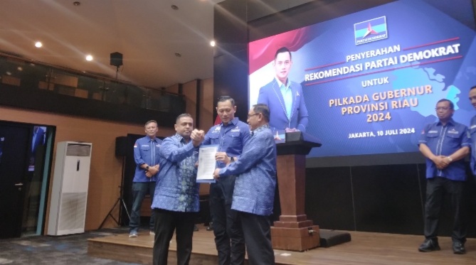 Partai Demokrat menggelar penyerahan rekomendasi untuk Pilgub Riau 2024. (BeritaNasional/Mufit)