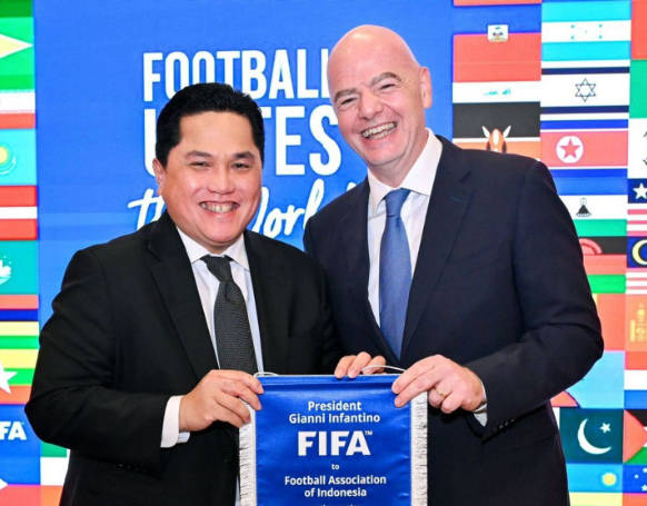 Ketum PSSI Erick Thohir bertemu dengan Presiden FIFA Gianni Infantino di Paris, Prancis. (Foto/Inst @erick thohir)