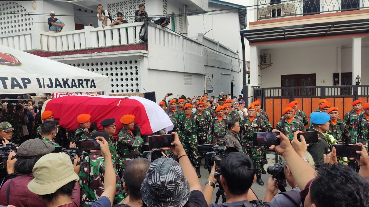 Prosesi penyerahan jenazah Hamzah Haz ke negara, akan dimakamkan di Bogor. (Foto/Ahda Bayhaqi)