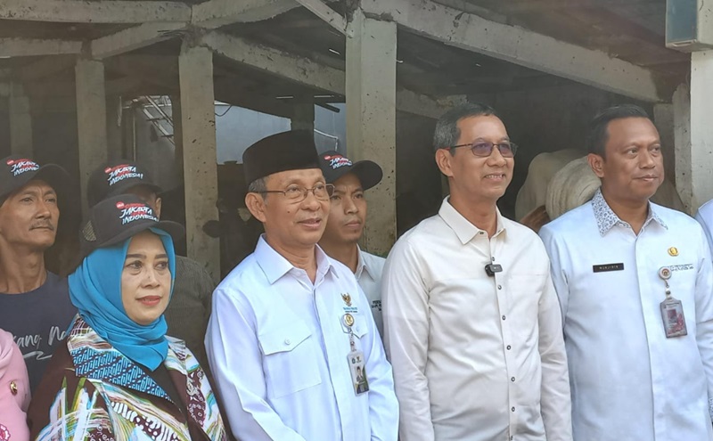 Heru minta kepala sekolah tidak merekrut guru honorer tanpa rekomendasi Disdik (Beritanasional/Lydia)