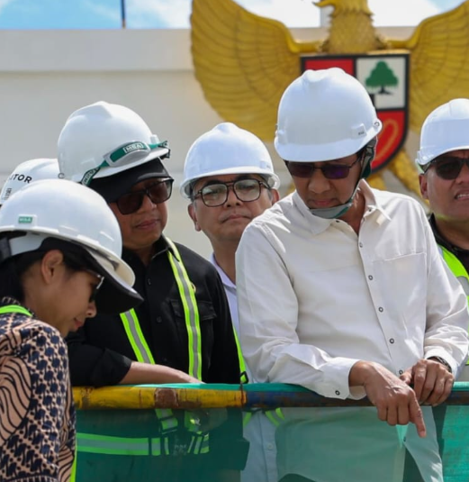 Pj Gubernur DKI Jakarta sekaligus Ketua Panita Nasional HUT Ke-79 RI Heru Budi Hartono (kanan). (Foto/Otorita IKN)