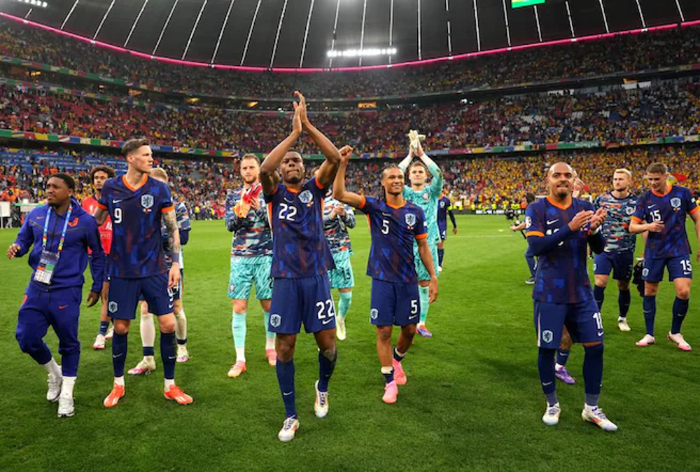 Timnas Belanda setelah menghadapi Rumania di babak 16 besar Euro 2024. (Foto/UEFA.com)
