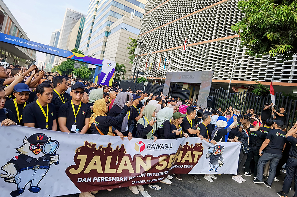 Bawaslu RI gelar jalan sehat dan penanaman pohon. (BeritaNasional/HO/Elvis Sendouw)