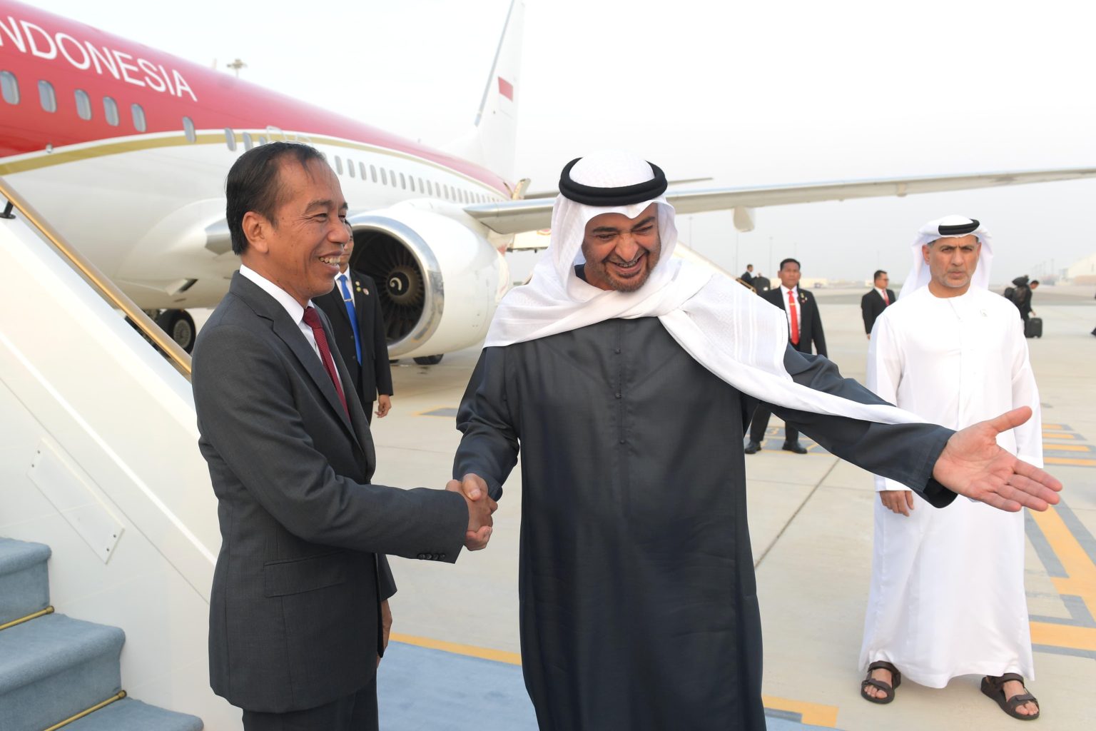 Presiden Jokowi tiba di Bandara Internasional Zayed, Abu Dhabi, Persatuan Emirat Arab (PEA). (Foto/BPMI)