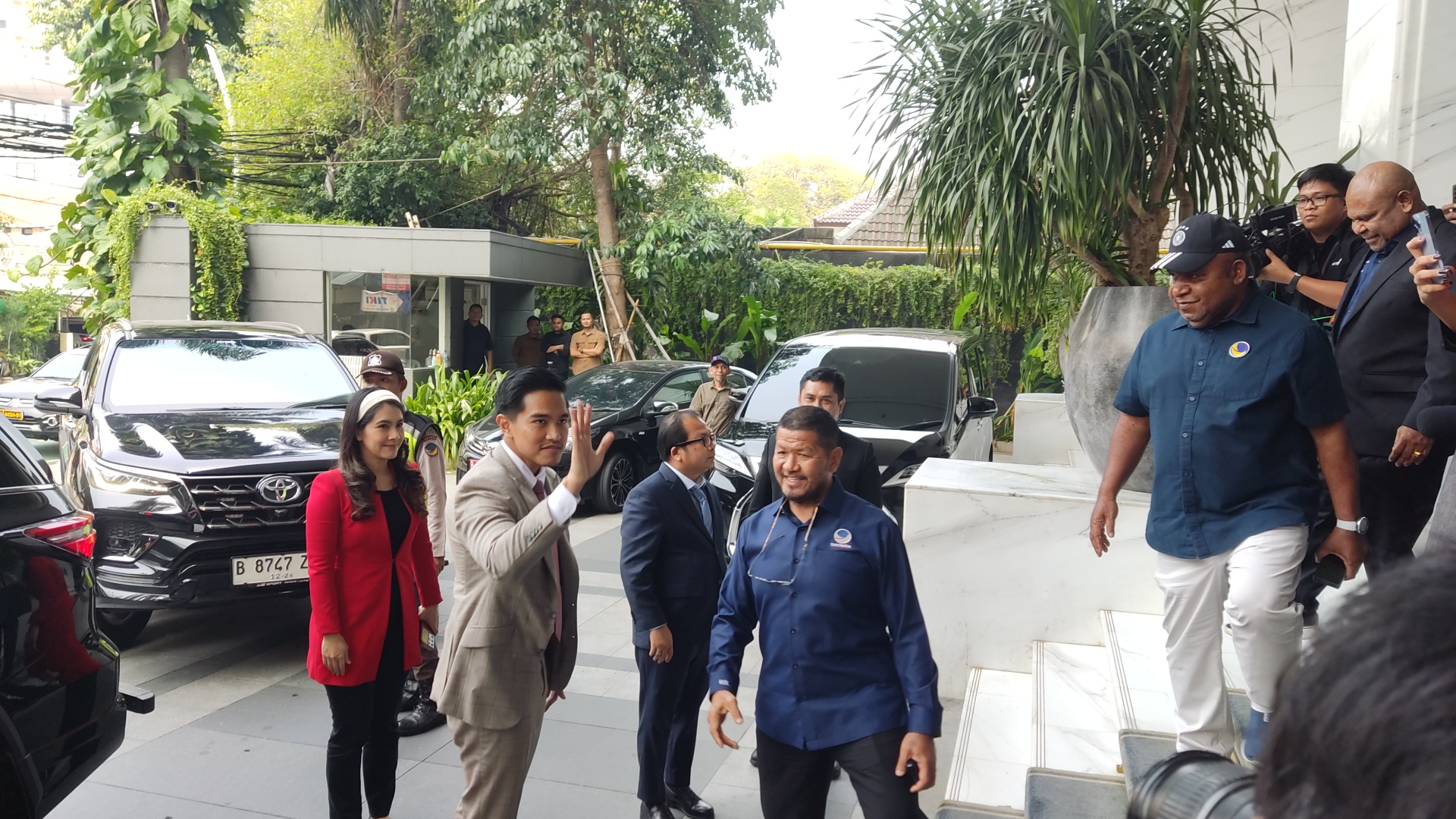 Ketum PSI Kaesang Pangarep mendatangi Kantor DPP NasDem di Jakarta pada Senin. (BeritaNasional/Ahda)