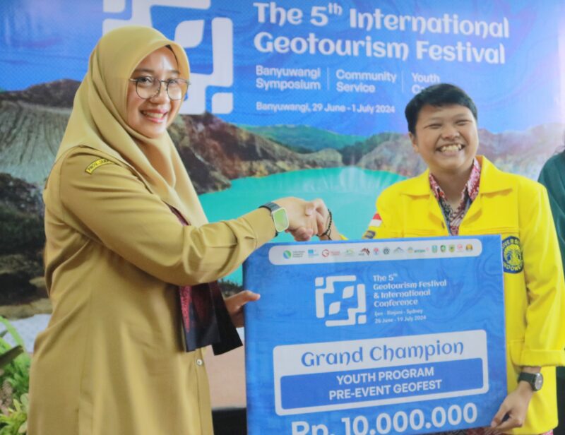 Tim TSUSI dari Universitas Indonesia meraih penghargaan atas inovasi terkait pencegahan bencana. (Foto/UI)